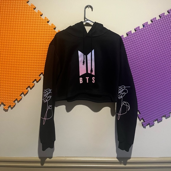 Never worn BTS Jhope crop top hoodie with cat ears - Picture 2 of 3